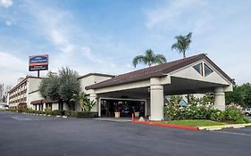 富勒顿阿纳海姆豪生酒店及会议中心